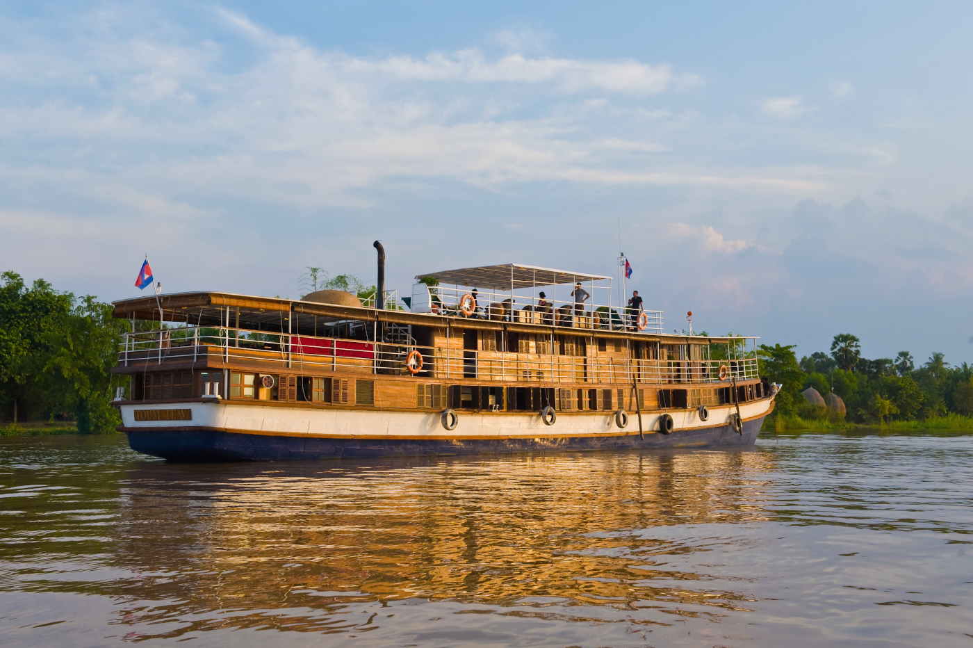 river cruise on the mekong